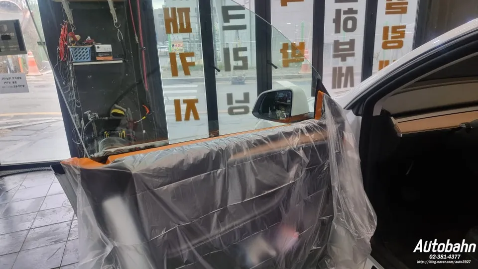 Tesla Model Y カーフィルム施工事例|費用目安・仕上がり 施工写真 3-2