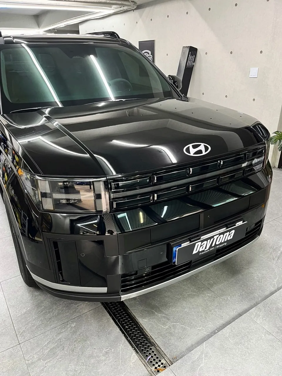 Hyundai Santa Fe Vinyl Wrap: Chrome Delete for Under $400