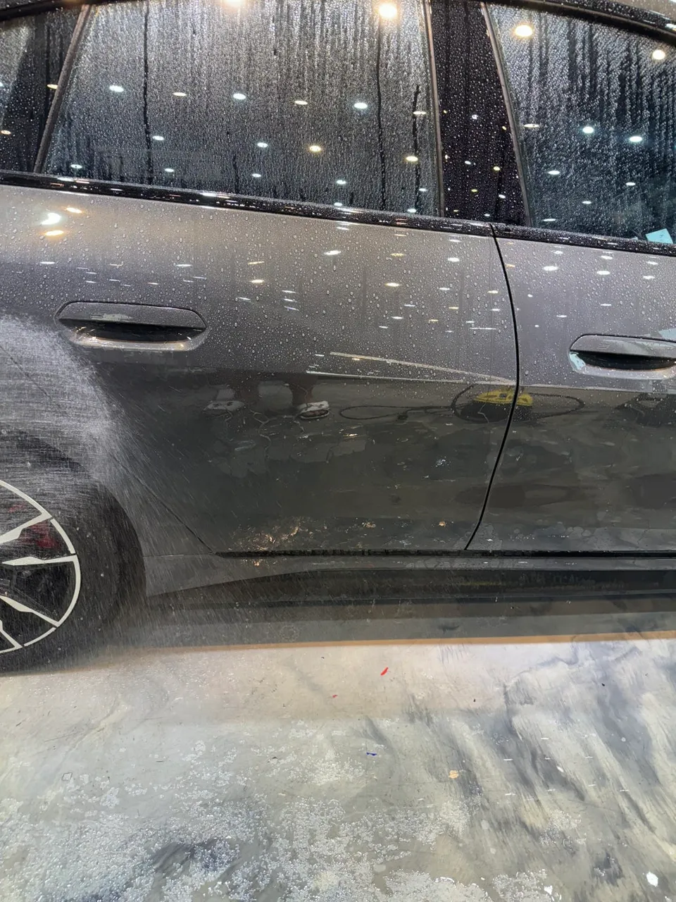 BMW M5のガラスコーティング事例|韓国での施工と仕上がり 施工写真 2-1