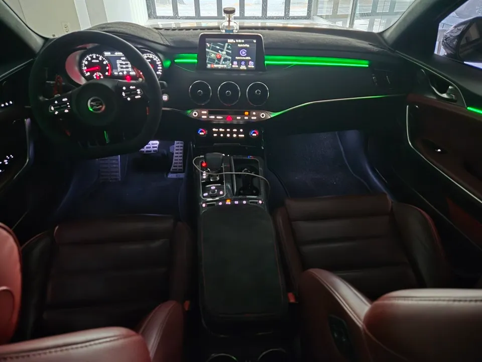 Kia Stinger Ambient Lighting Review: Seamless Integration photo 3