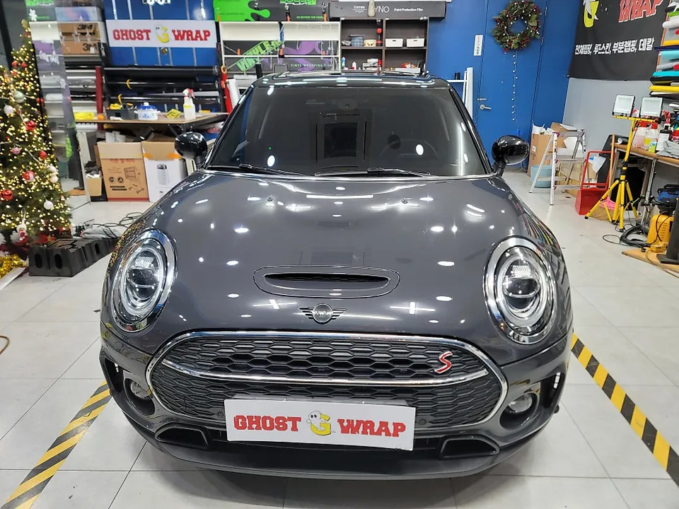 MINI Clubmanのカーラッピング事例|デカール除去と艶復元 施工写真 2-2