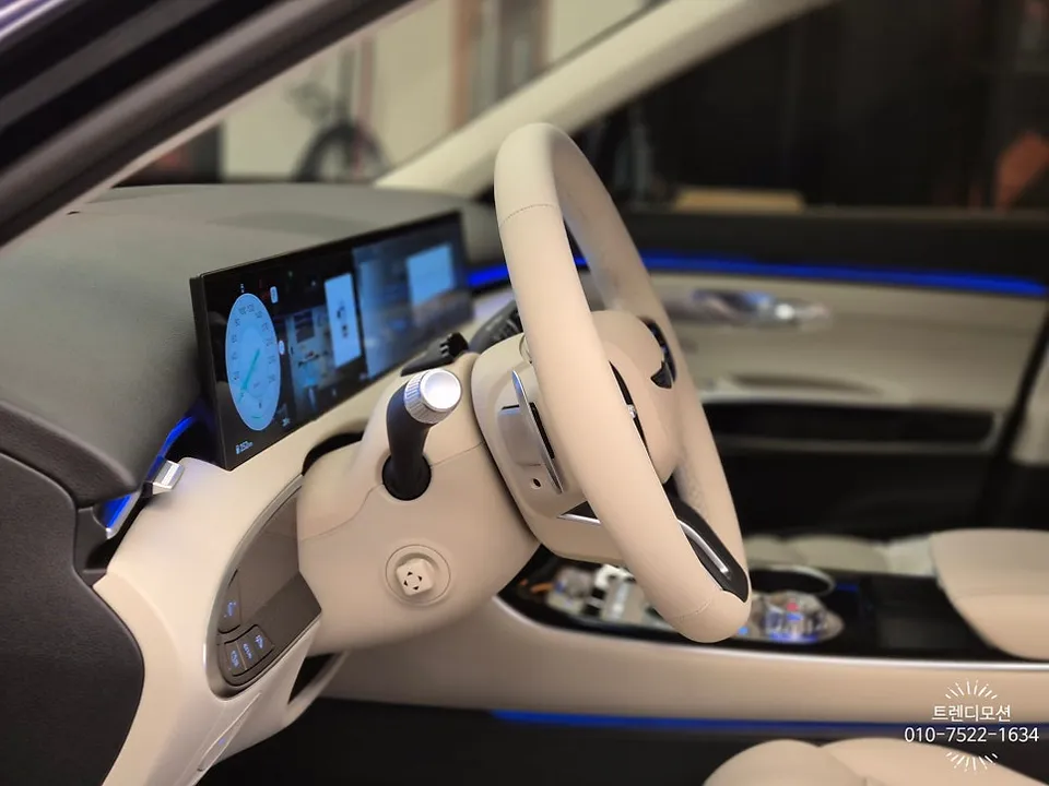 Genesis GV70 steering wheel - Genesis GV70 Steering Wheel Customization Review photo 4