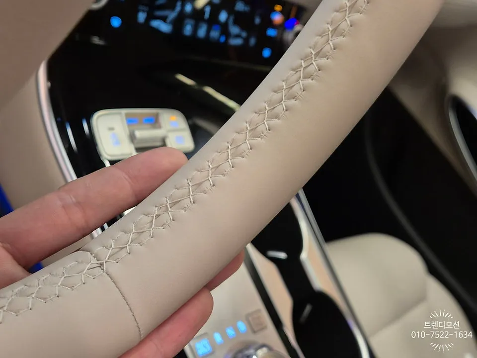 Genesis GV70 steering wheel - Genesis GV70 Steering Wheel Customization Review photo 6