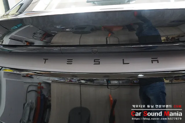 Tesla Model Y dash cam installation result