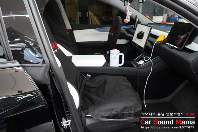Tesla Model Y dash cam - Tesla Model Y Dash Cam Installation Review photo 4