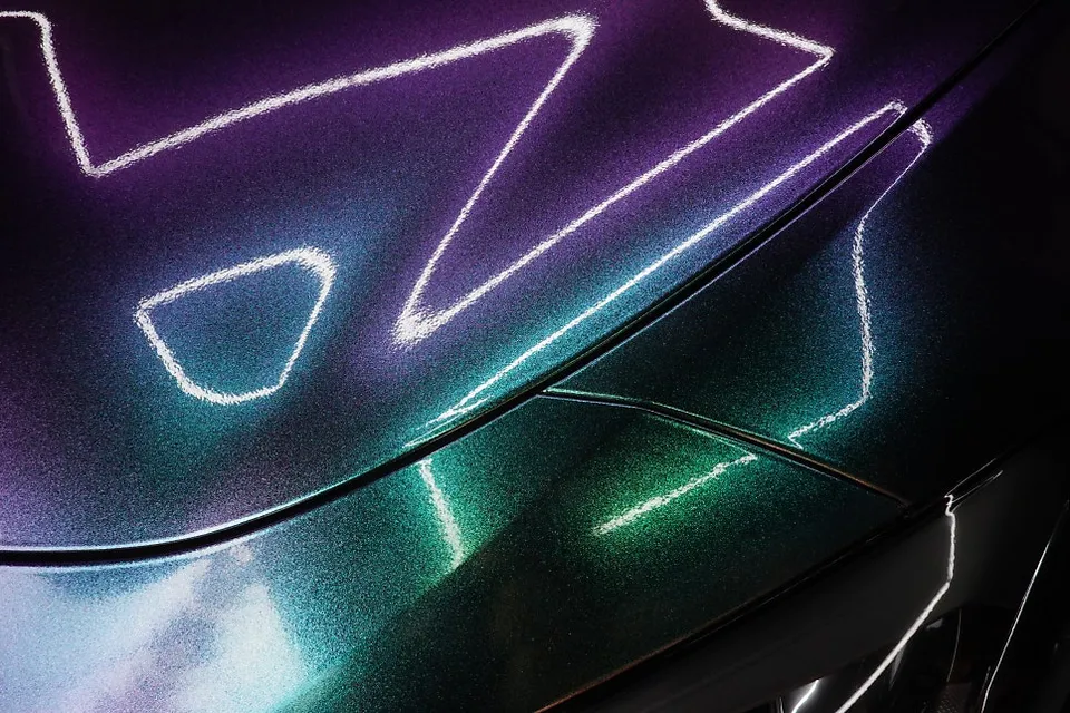Kia K900のPPF施工事例|カメレオンカラーの仕上がり 施工写真 3-1