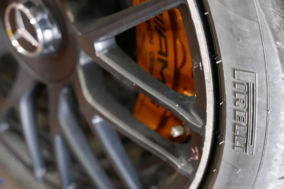 Mercedes-Benz C-Class wheel repair - Mercedes-Benz C-Class Wheel Repair & Painting Review photo 3