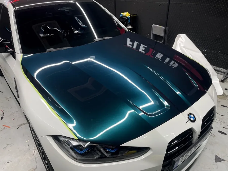 BMW M3のカーラッピング事例｜グロスエメラルドの高級感 施工写真 2-1