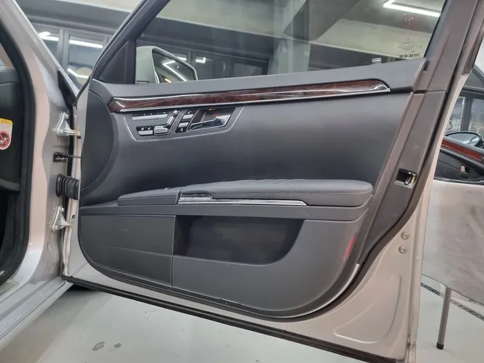 Mercedes-Benz S-Class car audio - Mercedes-Benz S-Class Audio Upgrade Review: Cost & Results photo 4