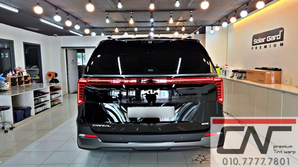Kia Carnivalのカーフィルム施工事例｜費用目安・仕上がり 施工写真 3-2