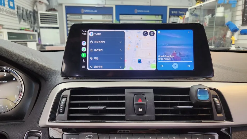 BMW 1 Series F20のAndroid Auto・CarPlay取付事例 施工写真 3-2