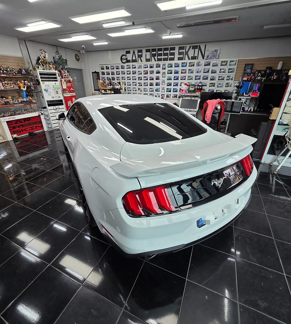 Ford Mustangのカーラッピング事例｜費用目安・仕上がり 施工写真 1-2