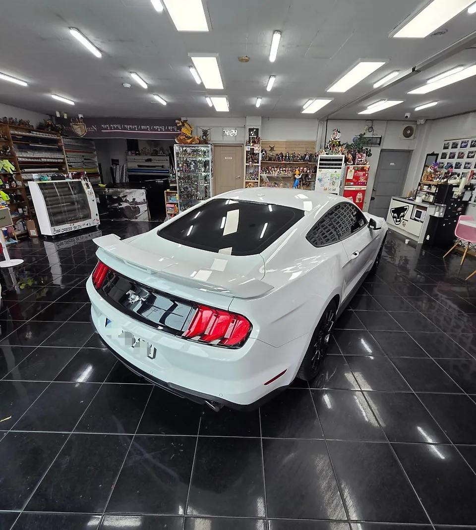 Ford Mustangのカーラッピング事例｜費用目安・仕上がり 施工写真 3-2