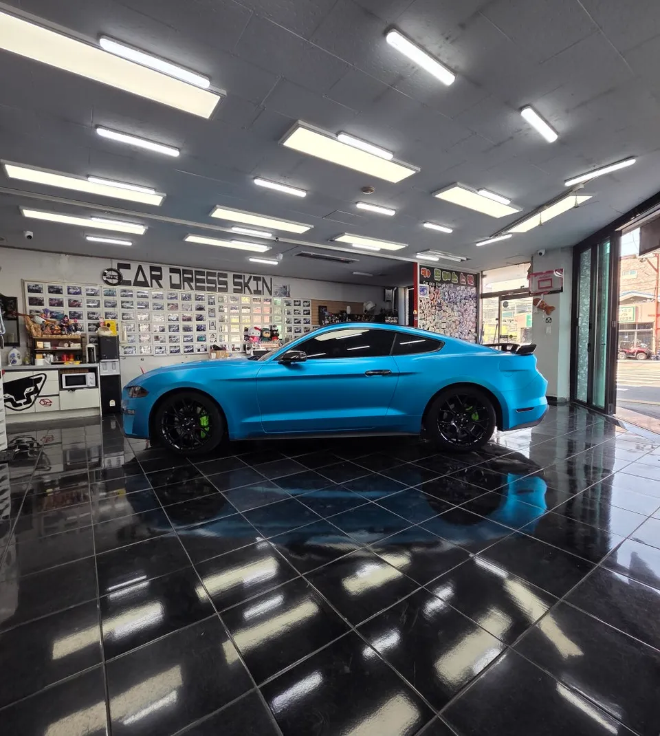 Ford Mustangのカーラッピング事例｜費用目安・仕上がり 施工写真 1-3