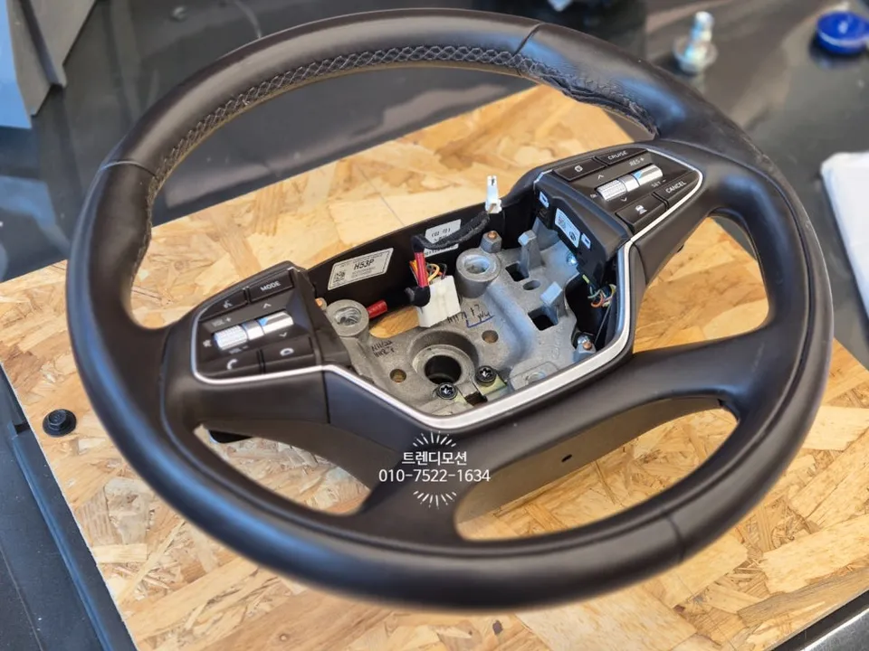 Genesis G90 steering wheel - Genesis G90 Steering Wheel Customization Review photo 4
