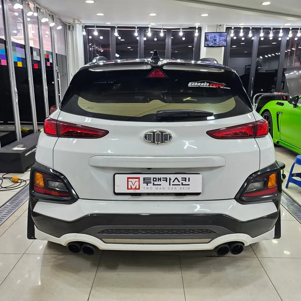 Hyundai Konaのカーラッピング事例|サイドミラー再施工 施工写真 3-1