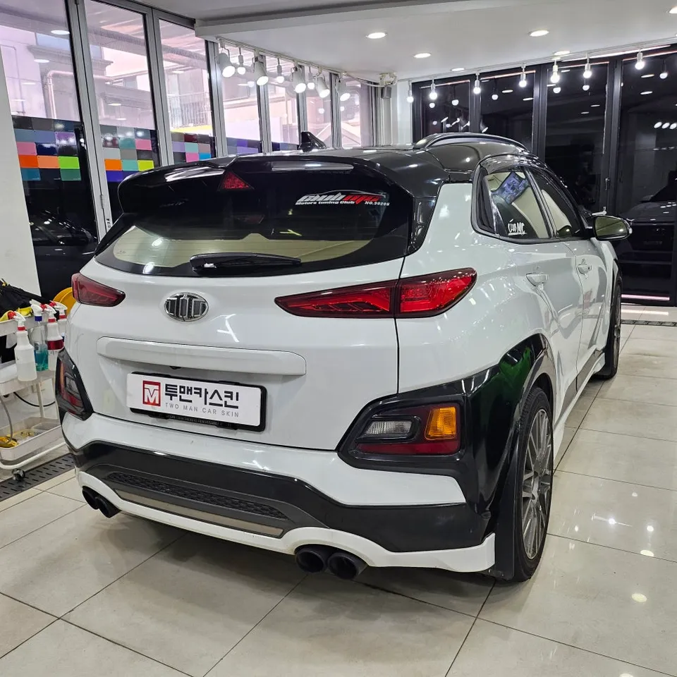 Hyundai Konaのカーラッピング事例|サイドミラー再施工 施工写真 2-2