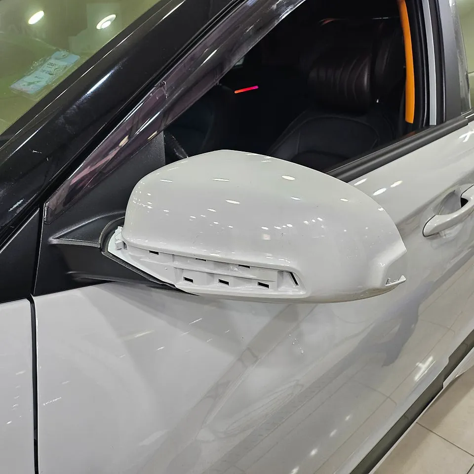 Hyundai Konaのカーラッピング事例|サイドミラー再施工 施工写真 1-3