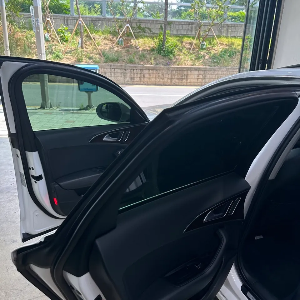 Audi A6 vinyl wrap - Audi A6 Vinyl Wrap Review: From Old Wood to Modern Carbon photo 3