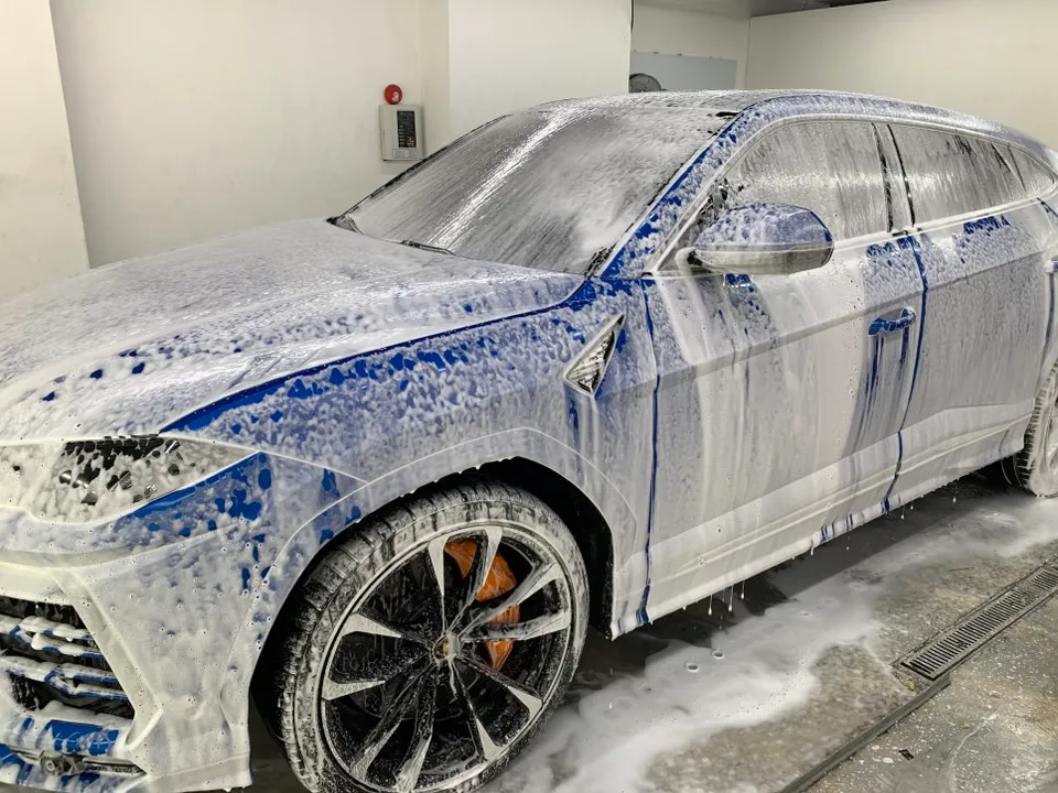 Lamborghini Urus Vinyl Wrap Review: Aurora Purple Transformation