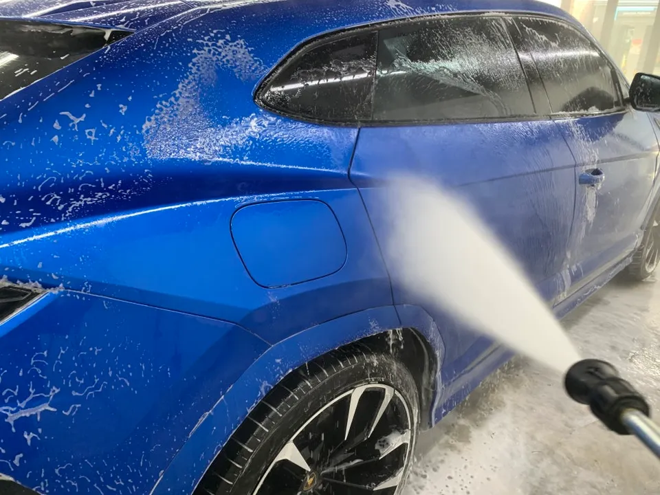 Lamborghini Urus vinyl wrap - Lamborghini Urus Vinyl Wrap Review: Aurora Purple Transformation photo 4
