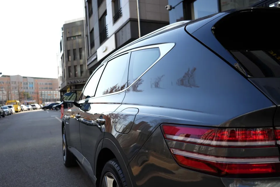Genesis GV80のガラスコーティング事例|韓国での施工 施工写真 2-3