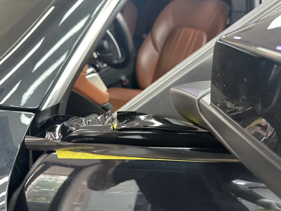 Maserati Ghibliのカーラッピング事例｜クロームメッキの黒化 施工写真 2-3