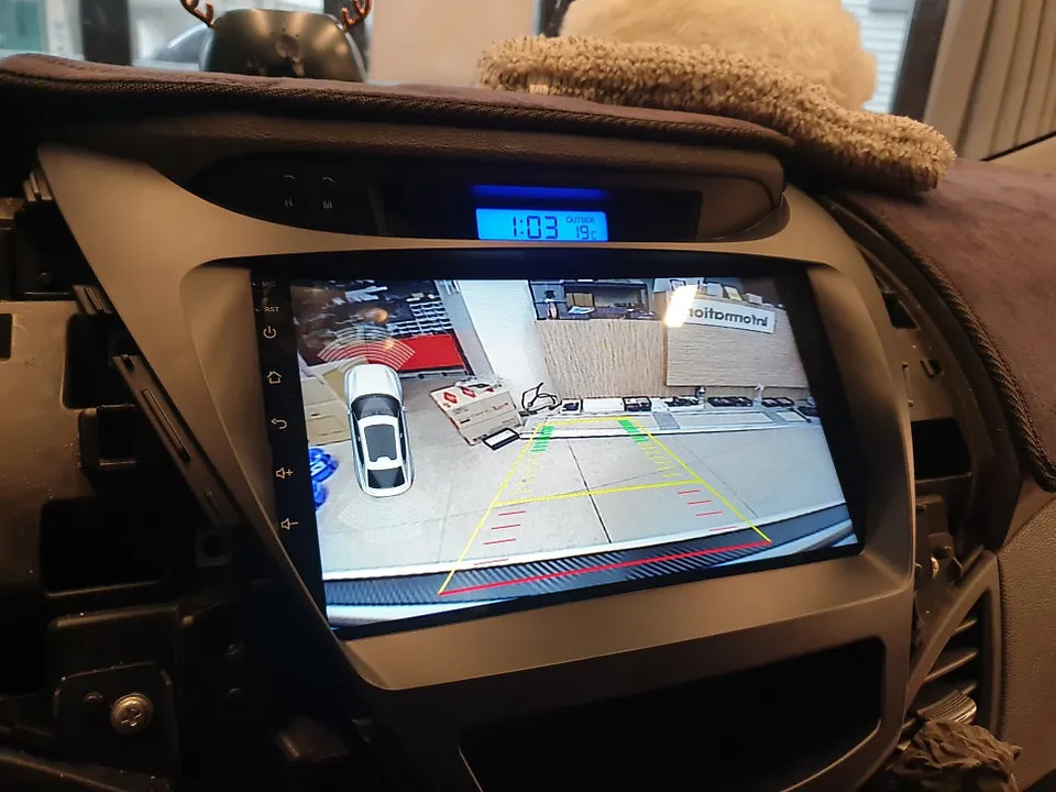 Hyundai Elantra MDのAndroid Auto・CarPlay取付事例 施工写真 1-2