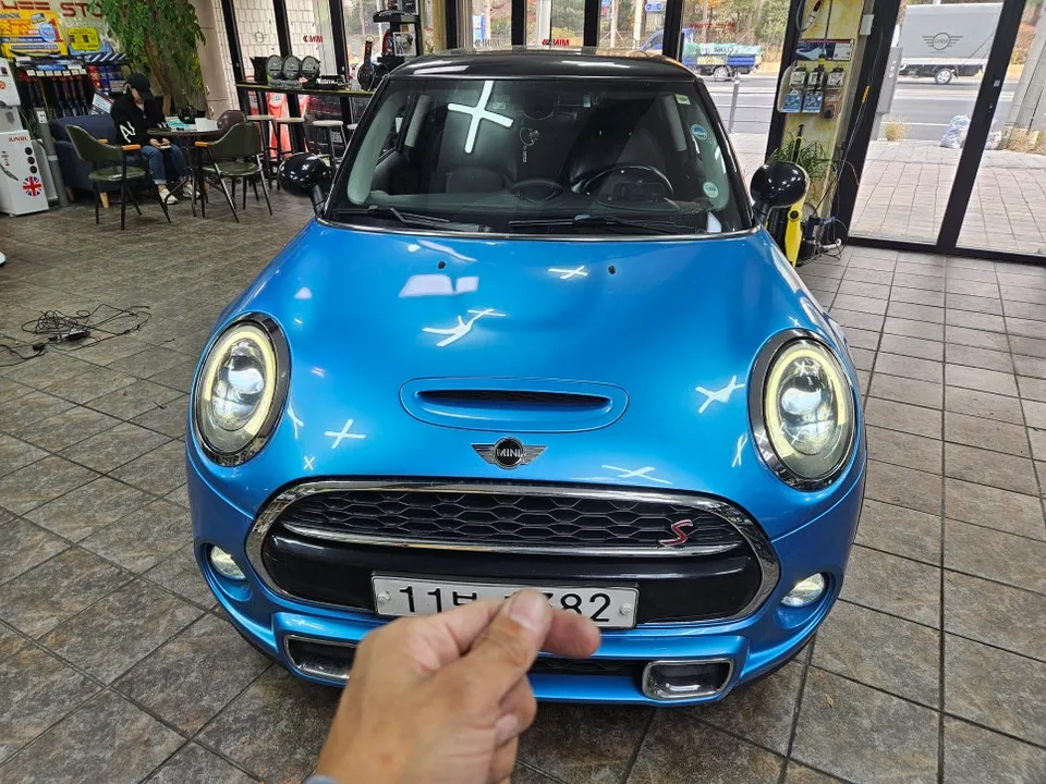 BMW MINI Cooper dash cam installation result