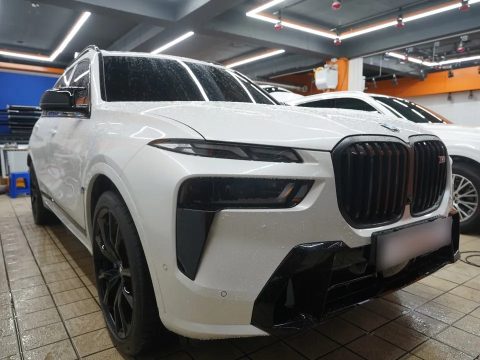 BMW X7のPPF施工事例:費用目安と仕上がり 施工写真 3-2