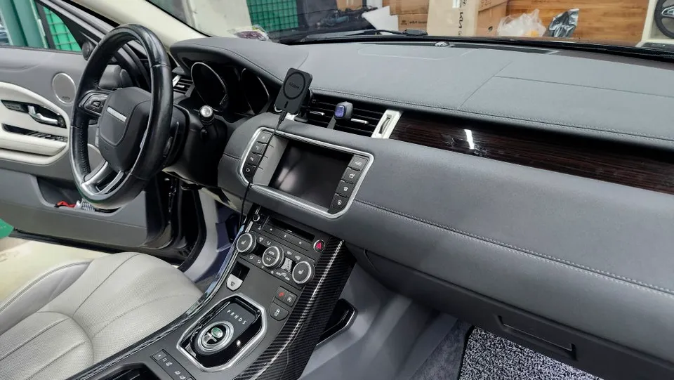 Land Rover Range Rover Evoque ambient lighting - Land Rover Range Rover Evoque Ambient Lighting Review — Enhanced photo 3
