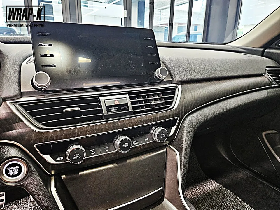 Honda Accord 10のカーラッピング事例|費用目安・仕上がり 施工写真 1-3
