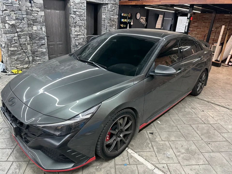 Hyundai Elantra N vinyl wrap - Hyundai Elantra N Vinyl Wrap Review: Satin Dark Gray photo 4