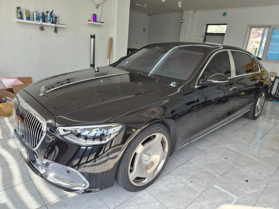 Maybach S580のカーラッピング事例|GTシルバーデュオトーン 施工写真 3-1