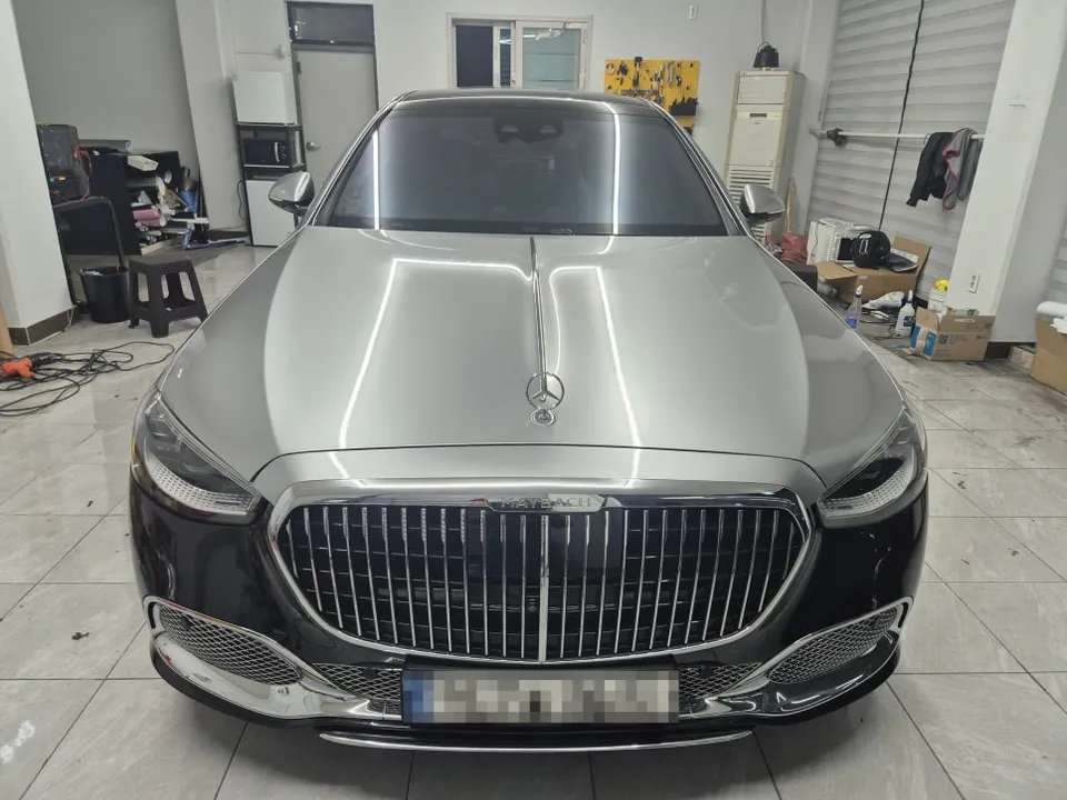 Maybach S580のカーラッピング事例|GTシルバーデュオトーン 施工写真 1-3