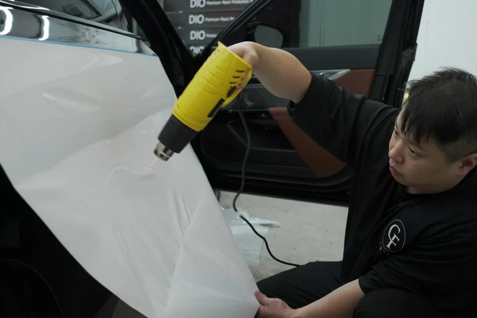 BMW 7 Series vinyl wrap - BMW 7 Series Color Change Wrap Review: Orca Edition photo 5