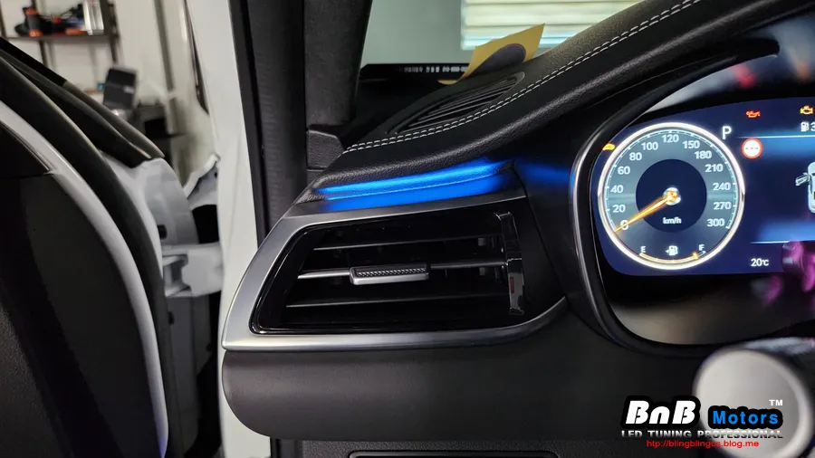 Genesis G70 ambient lighting - Genesis G70 Ambient Lighting Review: Subtle Upgrade photo 3