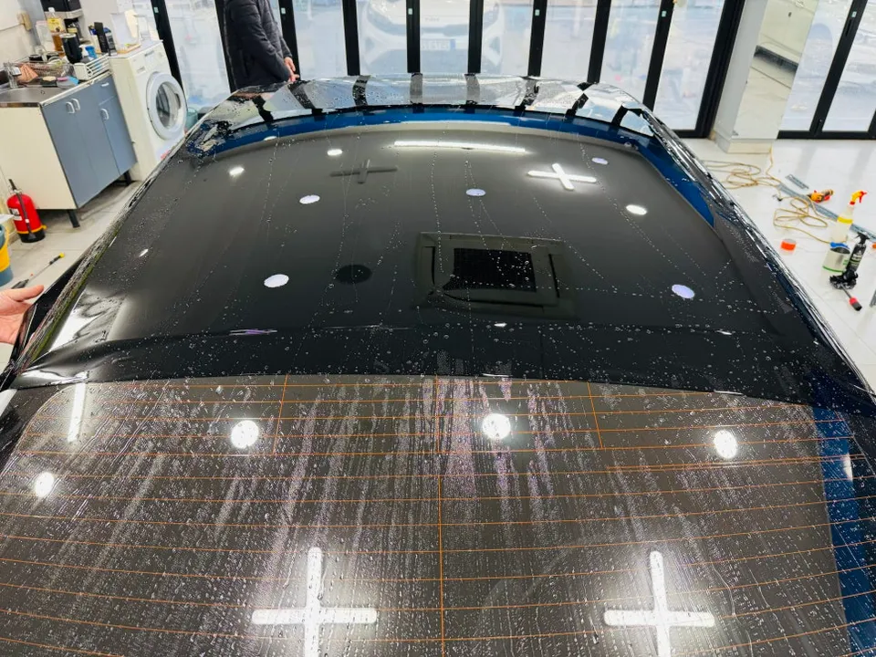 Kia K3のPPF施工事例|ルーフトップとヘッドライト 施工写真 3-2