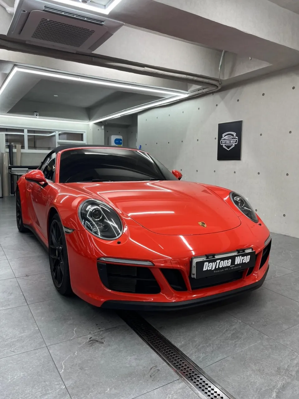 Porsche 911 GTS Vinyl Wrap Review: Piano Black Finish