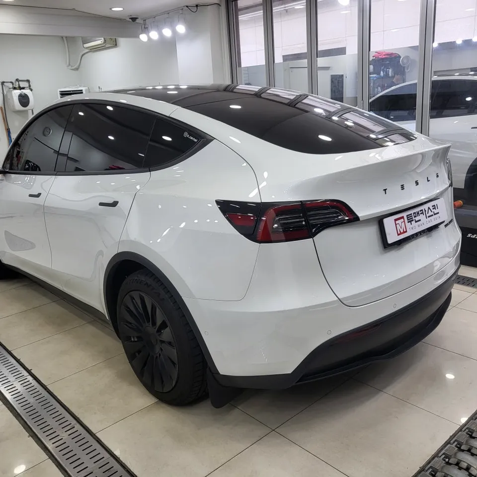 Tesla Model YのPPF施工事例｜費用目安・仕上がり 施工写真 1-2