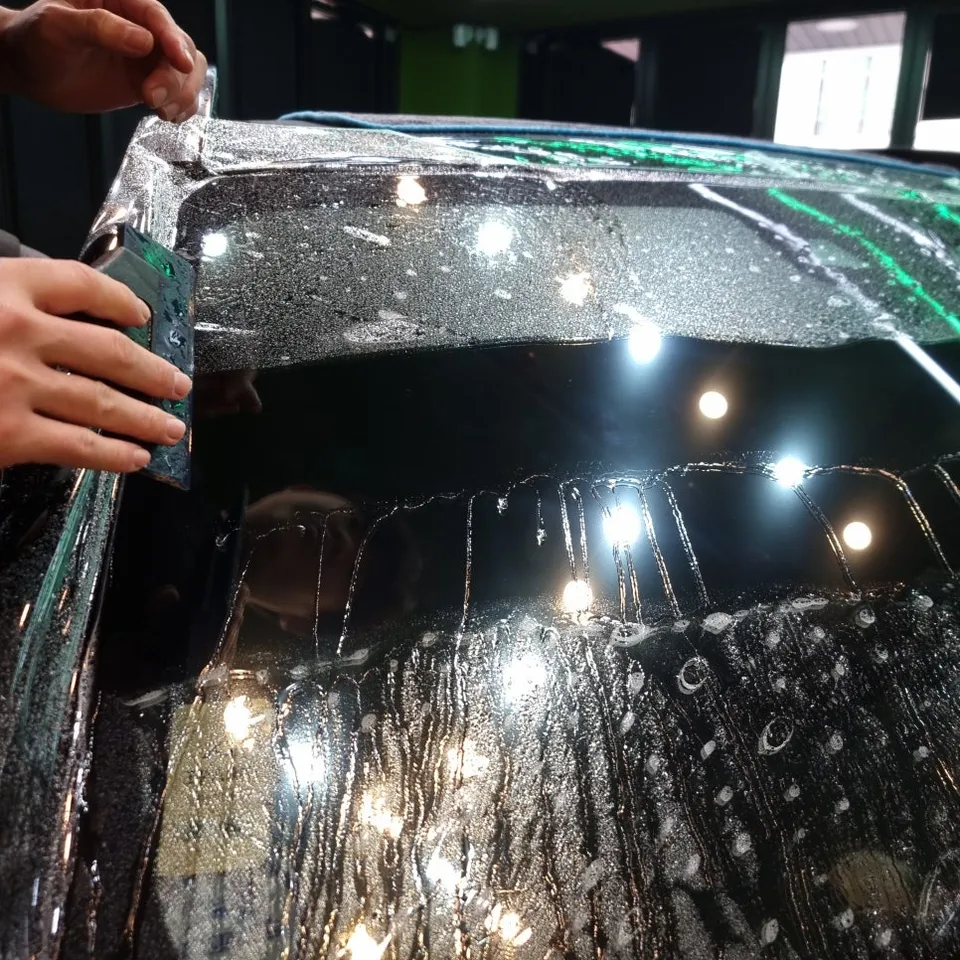 Mercedes-Benz GLBのPPF施工事例｜飛び石対策 施工写真 1-3