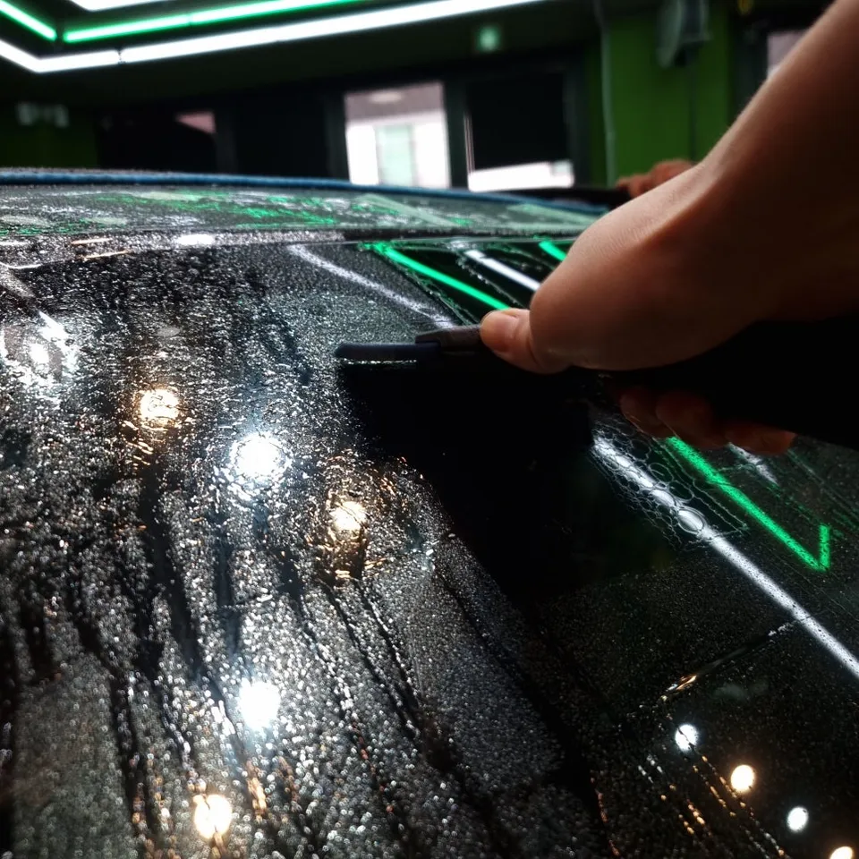 Mercedes-Benz GLBのPPF施工事例｜飛び石対策 施工写真 2-3