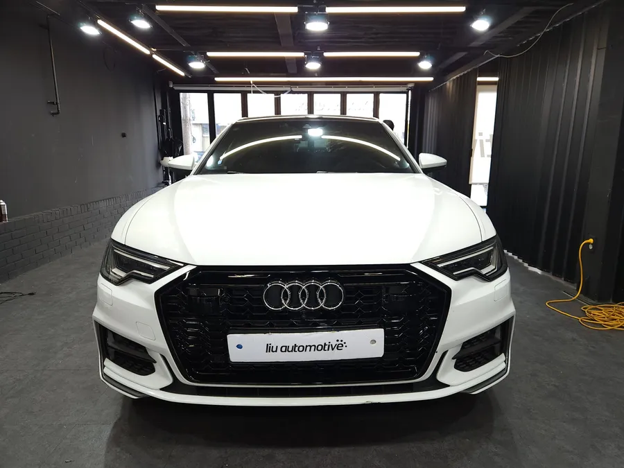 Audi A6のカーラッピング事例｜費用目安・仕上がり 施工写真 1-2