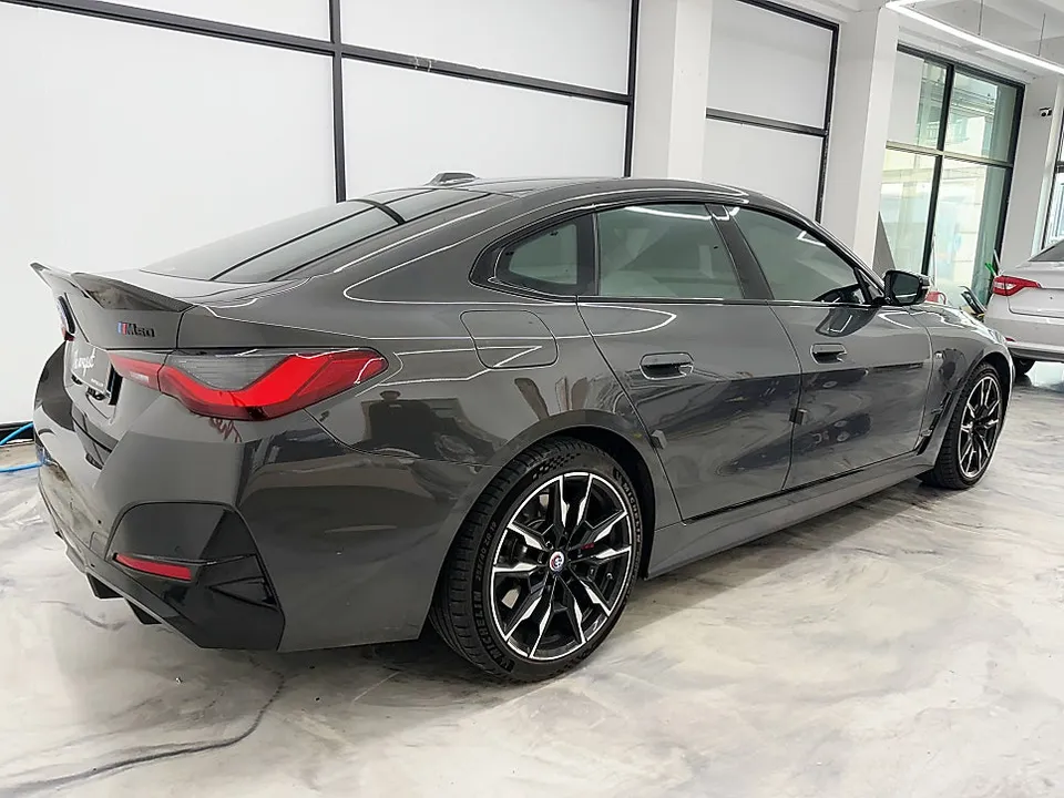 BMW i4のホイールラッピング事例｜費用目安・仕上がり 施工写真 2-1
