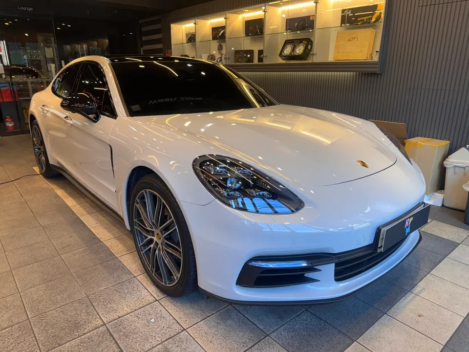 Porsche Panamera interior customization installation result