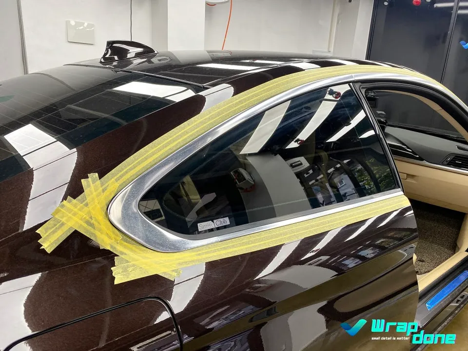 BMW 4 Seriesのカーラッピング事例|クロームメッキのブラックアウト 施工写真 3-2