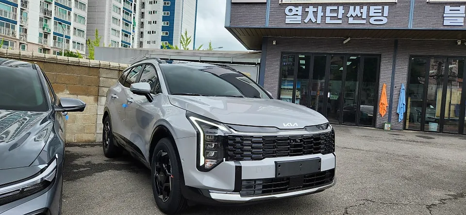 Kia Sportageのドラレコ取付事例｜費用目安と仕上がり 施工写真 2-1