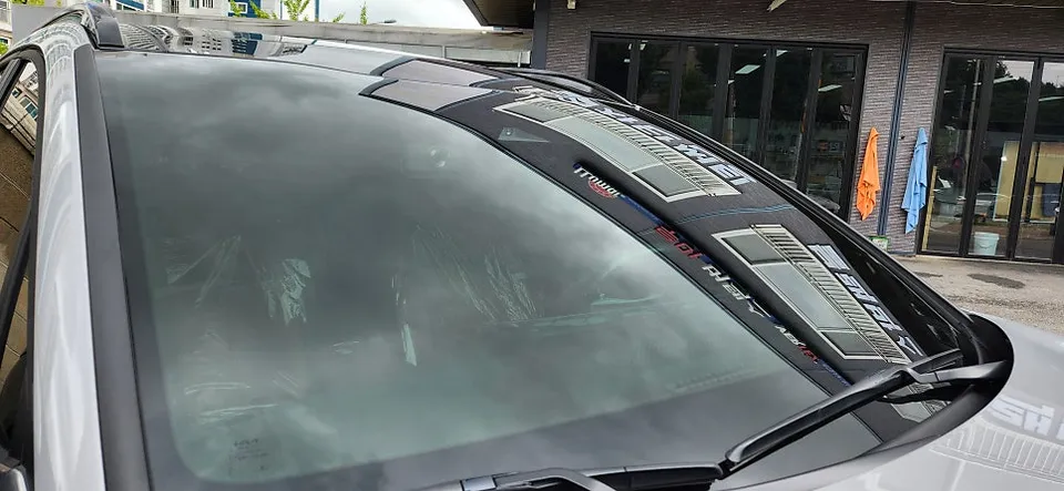 Kia Sportageのドラレコ取付事例｜費用目安と仕上がり 施工写真 3-1