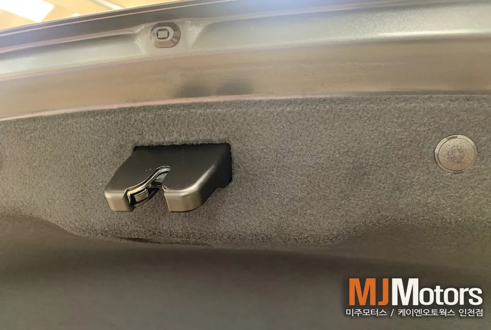 Kia K5 DL3 power trunk - Kia K5 DL3 Power Trunk Review — Enhanced Convenience photo 3