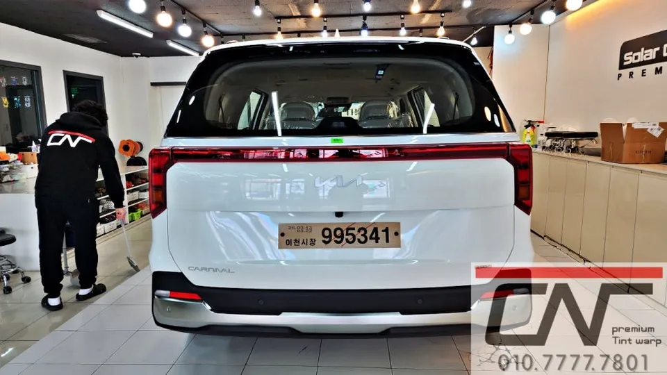 Kia Carnival 4th Gen window tinting - Kia Carnival Window Tinting Review: SolarGarde Quantum Film photo 4